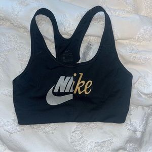 black nike sports bra